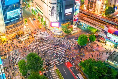 Ludzie na skrzyżowaniu w Tokio