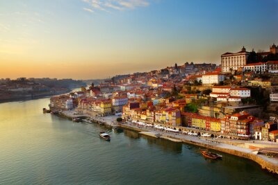 Miasto na brzegu Porto w Portugalii