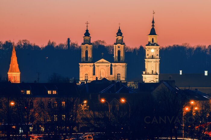 Obraz Miasto na Litwie wieczorem