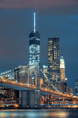 Nowy Jork nocą widok na Manhattan