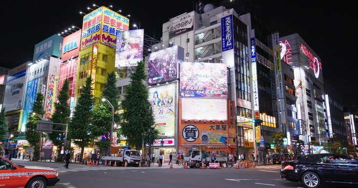 Obraz Oświetlone ulice Tokio nocą