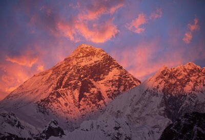 Różowy widok ma Mount Everest