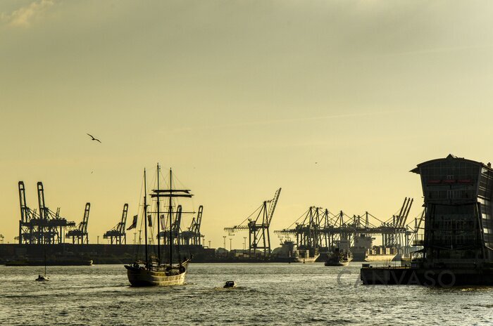 Obraz Statki w porcie Hamburg