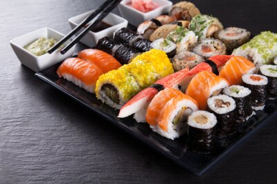 Obraz Zestaw sushi z sosami